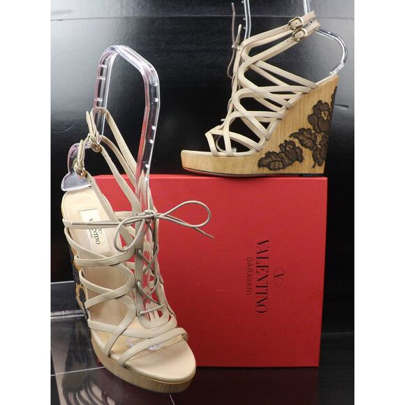 NIB VALENTINO GARAVANI NUDE LEATHER CAGE LACE WOODEN LACE WEDGES SANDALS 39.5